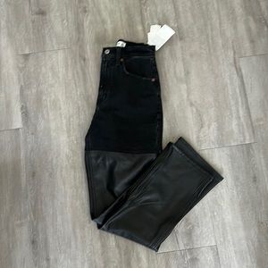 NWT. Abercrombie curve love ultra high rise 90s straight jeans. 23 SHORT